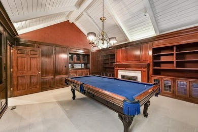 Luxury estate with elegant design. Exquisite One of a kind gated - photo 24