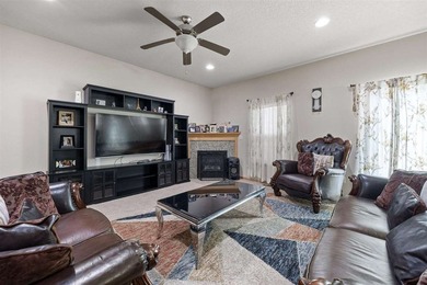Move In Ready 4-bedroom, 3.5-bath zero-lot home in Cedar Springs - photo 4