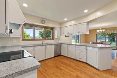 Welcome to Crescent Bend Farm!-A meticulously cared for - photo 25