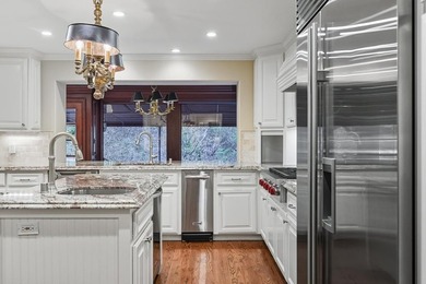 Luxury estate with elegant design. Exquisite One of a kind gated - photo 27