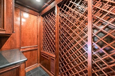 Luxury estate with elegant design. Exquisite One of a kind gated - photo 31