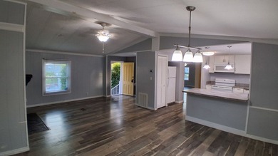 Affordable 3BR/2BA located in the desirable Pinellas Cascades - photo 7