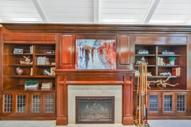 Luxury estate with elegant design. Exquisite One of a kind gated - photo 38