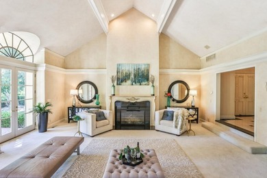 Luxury estate with elegant design. Exquisite One of a kind gated - photo 44