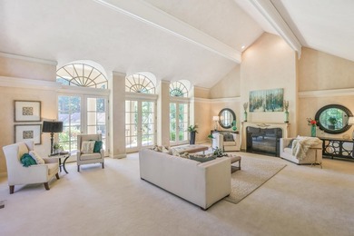 Luxury estate with elegant design. Exquisite One of a kind gated - photo 45