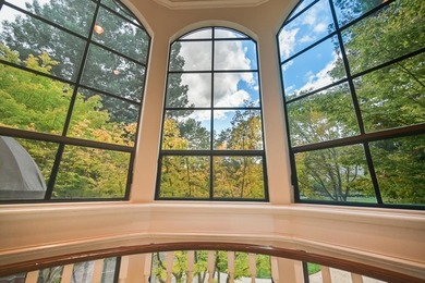 Luxury estate with elegant design. Exquisite One of a kind gated - photo 47