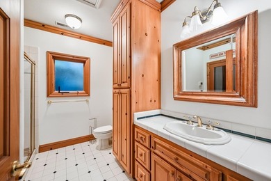Luxury estate with elegant design. Exquisite One of a kind gated - photo 48