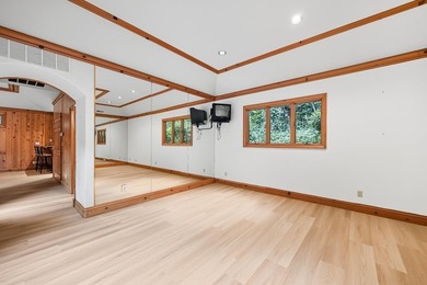 Luxury estate with elegant design. Exquisite One of a kind gated - photo 52