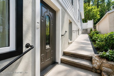 Fully gut-renovated from top to bottom within the last two years - photo 5