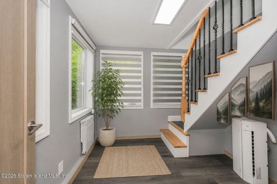 Fully gut-renovated from top to bottom within the last two years - photo 7