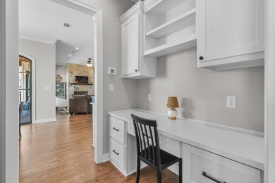 Amazing 4 bed 4 bath lake home on open water! Incredible views! - photo 36