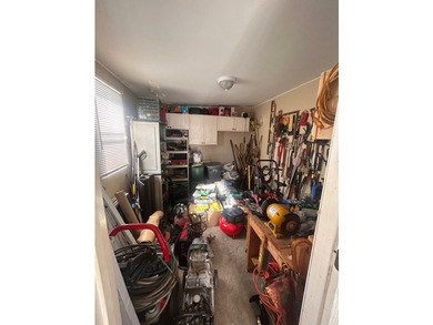 Newly renovated 2 bedroom 1 bathroom, could easily be converted - photo 5