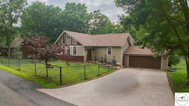Fantastic 5-bedroom, 4.5-bath home with massive 24x54 garage on - photo 2