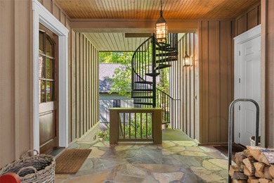 Welcome to an extraordinary lakefront retreat on Lake Toxaway - photo 5