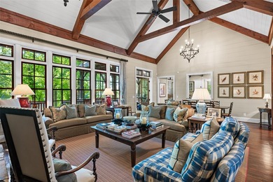 Welcome to an extraordinary lakefront retreat on Lake Toxaway - photo 10