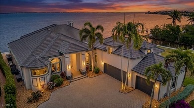 Caloosahatchee River Home For Sale in Fort Myers Florida