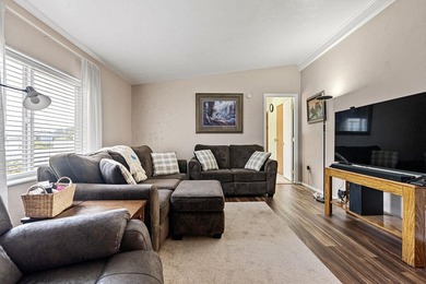 This well-maintained 3 bedroom, 2 bathroom home offers 1,296 - photo 11