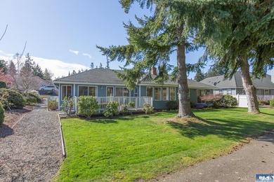 Stunning golf course views in this beautiful one level home - photo 14