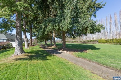 Stunning golf course views in this beautiful one level home - photo 16