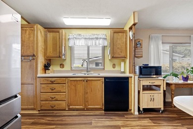 This well-maintained 3 bedroom, 2 bathroom home offers 1,296 - photo 17