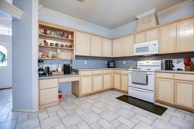 Beautiful 3 bedroom 2 bath home in the highly sought after - photo 17