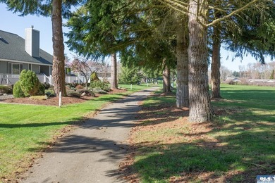 Stunning golf course views in this beautiful one level home - photo 19