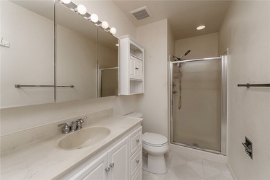 Rare Westend duplex in a quiet residential neighborhood now - photo 22
