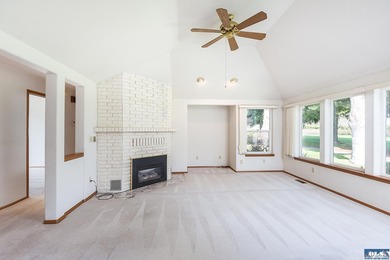 Stunning golf course views in this beautiful one level home - photo 23