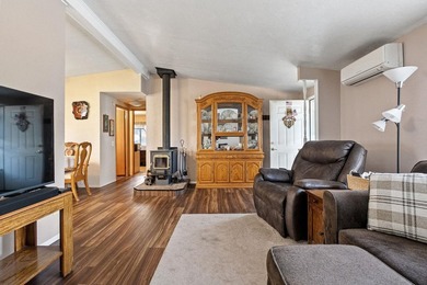 This well-maintained 3 bedroom, 2 bathroom home offers 1,296 - photo 25