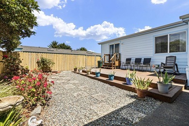 This well-maintained 3 bedroom, 2 bathroom home offers 1,296 - photo 37