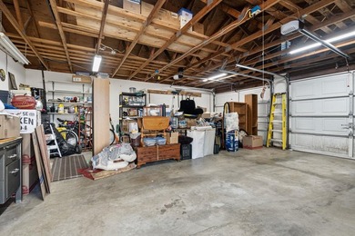 This well-maintained 3 bedroom, 2 bathroom home offers 1,296 - photo 39