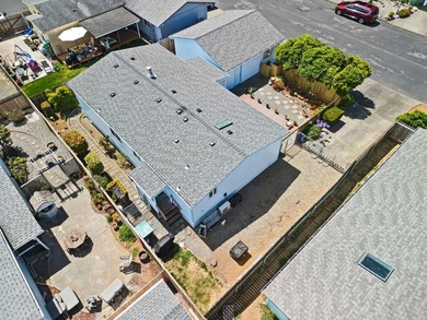 This well-maintained 3 bedroom, 2 bathroom home offers 1,296 - photo 42