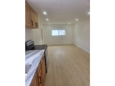 Perfect Starter Home, Updated Throughout. New Floors, New - photo 10