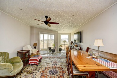 Spacious and renovated 2-bedroom 2-bath condo in the gated - photo 8