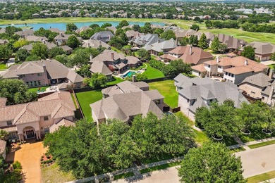 Welcome to this beautifully crafted two-story custom estate - photo 4