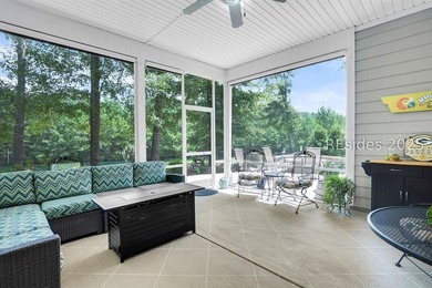 Discover the best of both worlds in this stunning custom home - photo 3