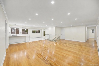 Located in the heart of Great Neck Village, this impeccably - photo 4