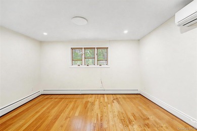Located in the heart of Great Neck Village, this impeccably - photo 9