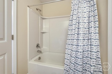 Welcome to 121 Ristona Drive...Step inside this beautifully - photo 21