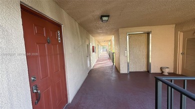 Very bright and beautifully updated 1-bedroom, 2-bath residence