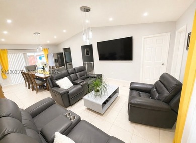 Beautiful, move-in ready home! This well-maintained property - photo 5