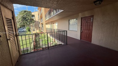 Very bright and beautifully updated 1-bedroom, 2-bath residence