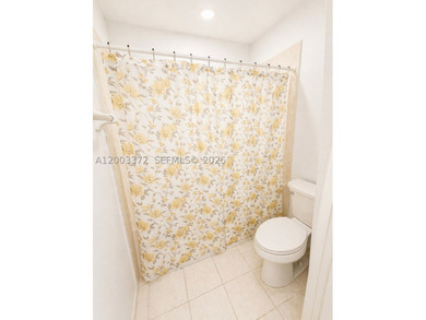 Beautiful, move-in ready home! This well-maintained property - photo 8