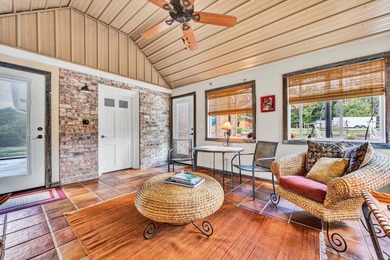 Welcome to Cedar Hall Farm! This 1918 beauty has been restored - photo 28