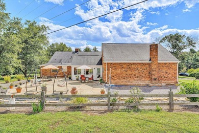 Welcome to Cedar Hall Farm! This 1918 beauty has been restored - photo 41