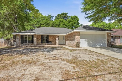 Welcome home to this beautifully maintained brick residence - photo 2