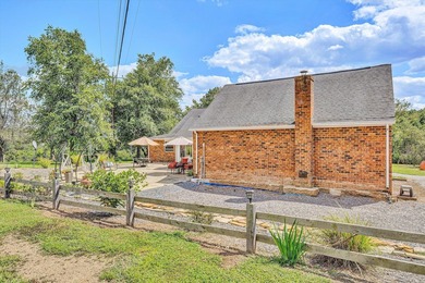 Welcome to Cedar Hall Farm! This 1918 beauty has been restored - photo 43