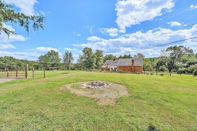 Welcome to Cedar Hall Farm! This 1918 beauty has been restored - photo 44