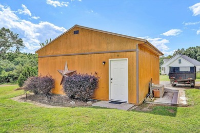 Welcome to Cedar Hall Farm! This 1918 beauty has been restored - photo 46