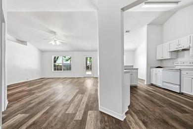 Welcome home to this beautifully maintained brick residence - photo 7
